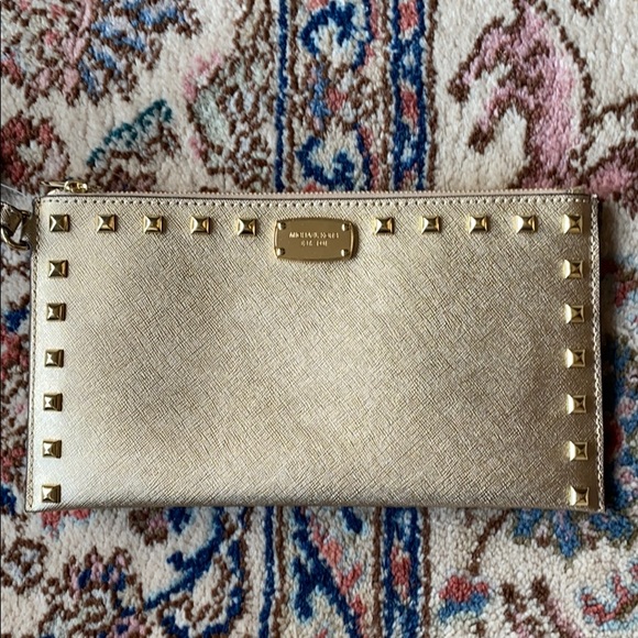 NWT Michael Kors Large Zip Gold Leather Clutch - Picture 4 of 13